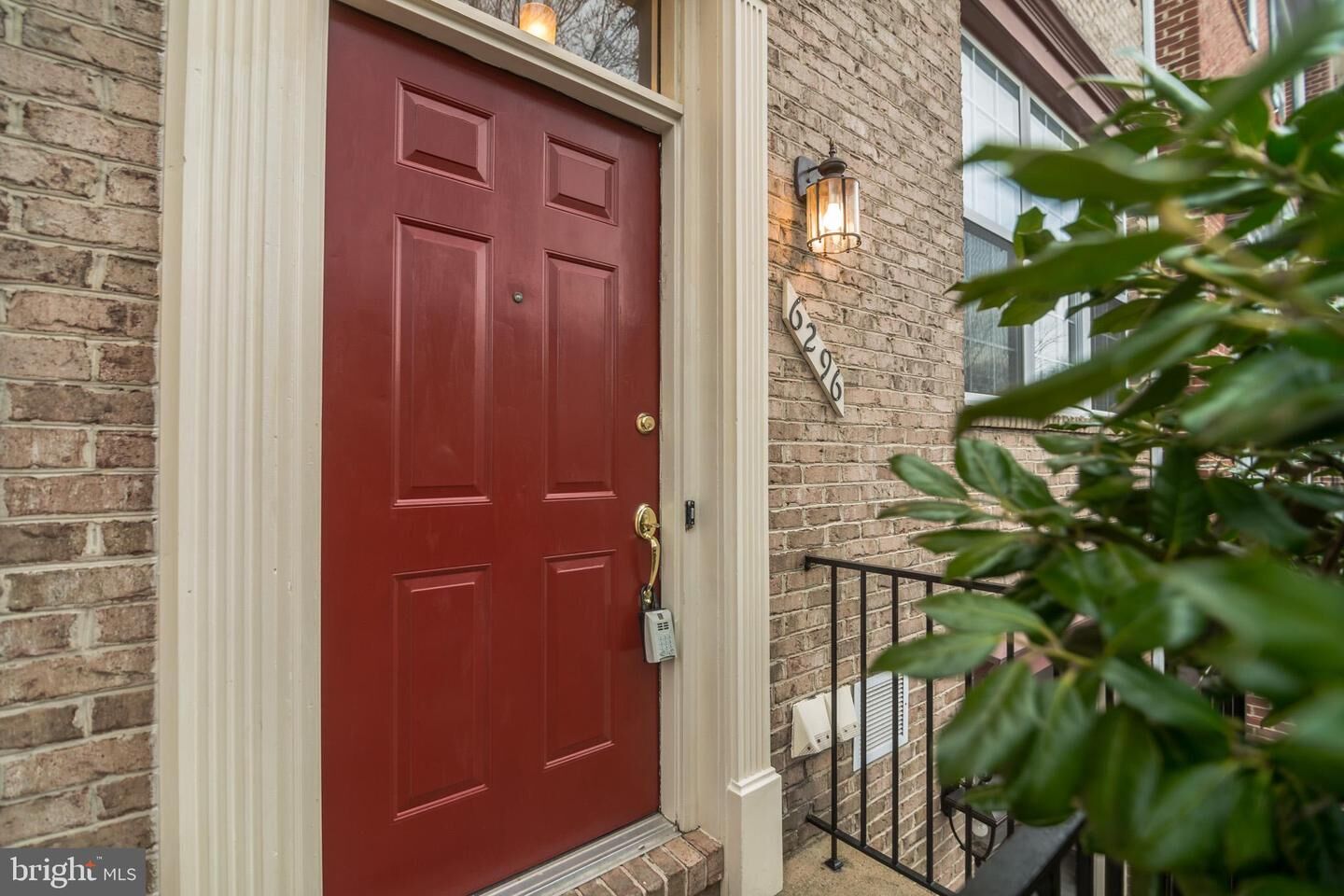 Property Photo: 6296 Taliaferro Way VA 22315
