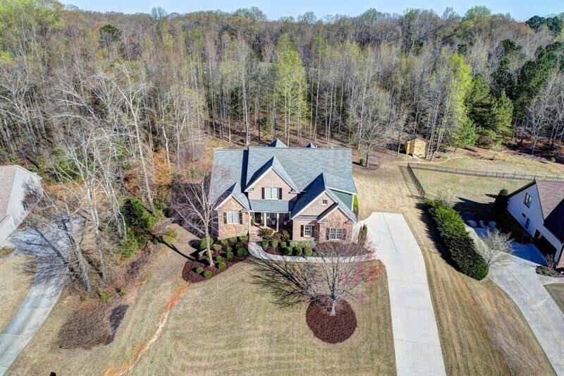 Property Photo:  489 Hunting Hills Drive   30517 