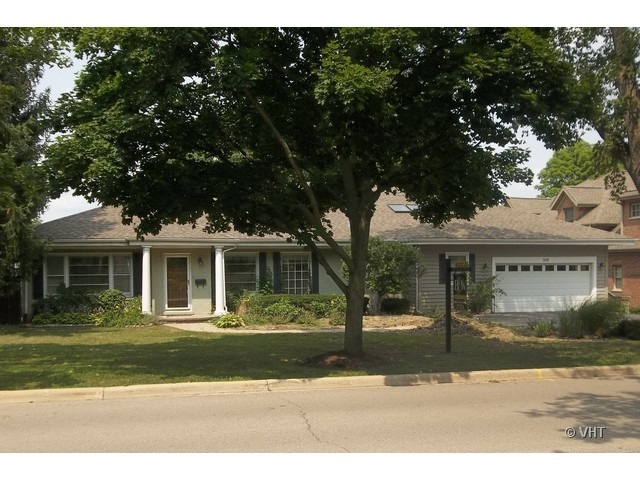 Property Photo: 508 East Hillside Avenue IL 60010