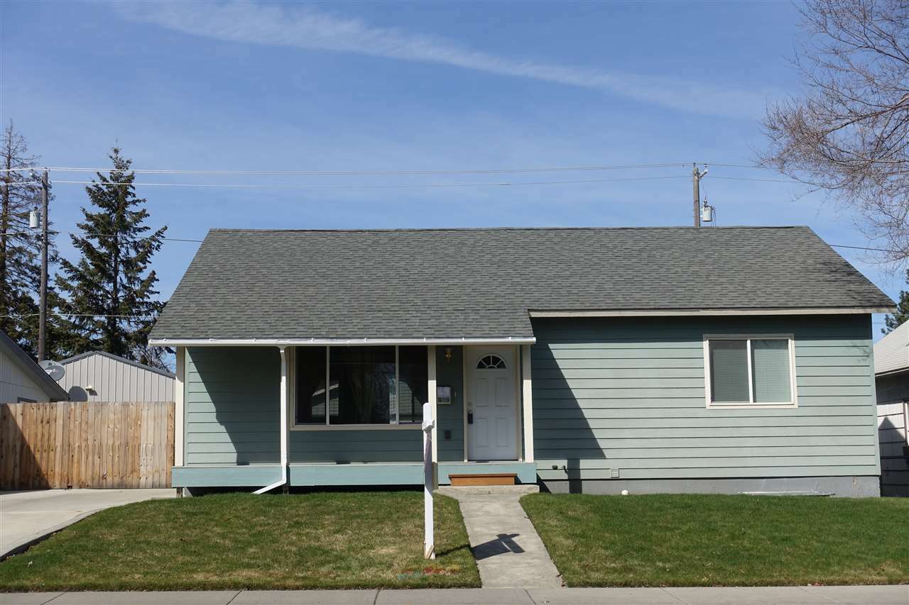 Property Photo:  1229 E Rowan Ave  WA 99207 