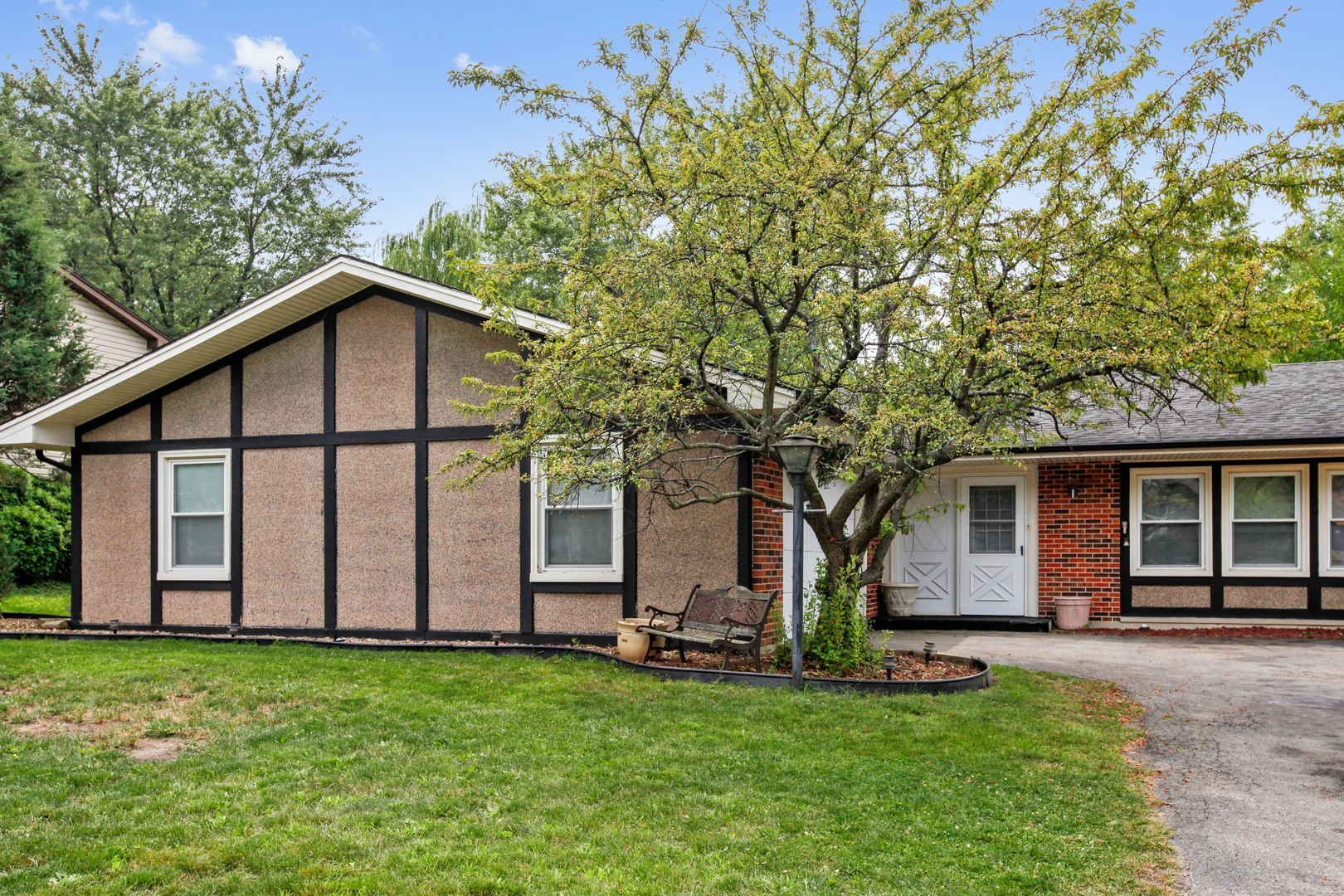 Property Photo: 337 North Ashbury Avenue IL 60440