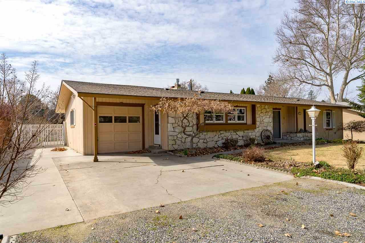 Property Photo: 127 W 31st Ave WA 99336