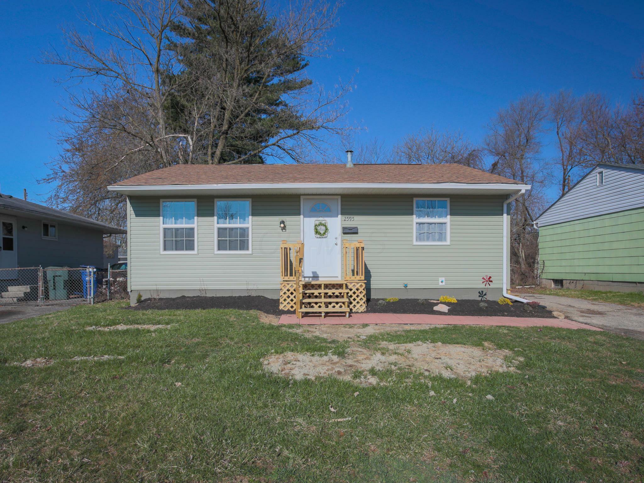 Property Photo: 2595 Nona Road OH 43207