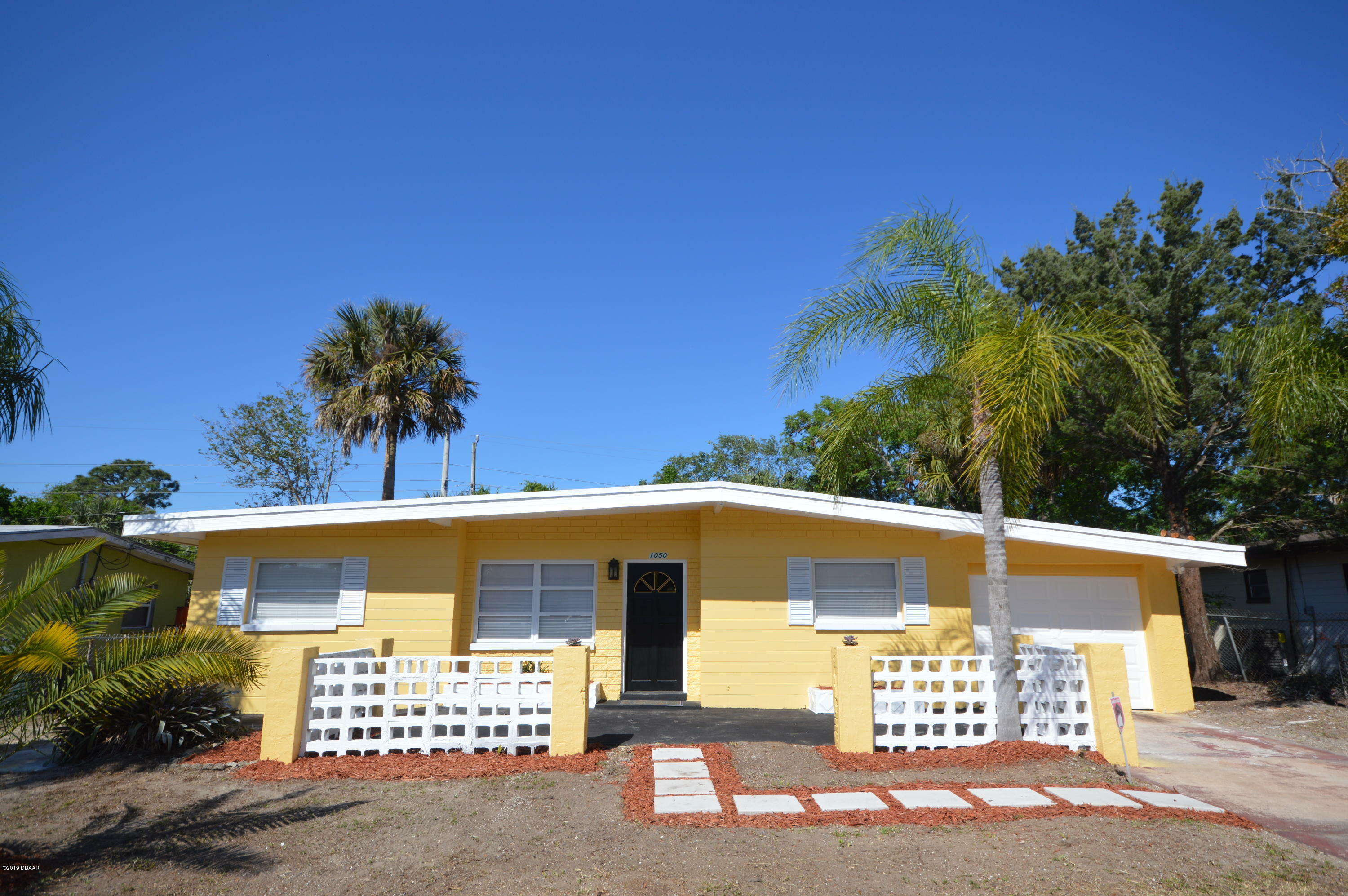 Property Photo:  1050 Thunderbird Drive  FL 32117 