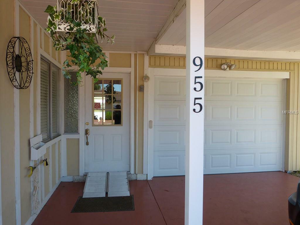 Property Photo: 955 Cherry Hills Drive FL 33573