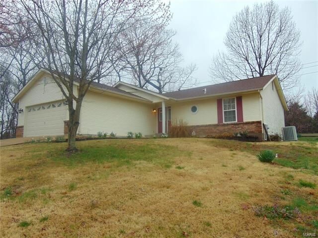 Property Photo: 6073 Richmond 63050