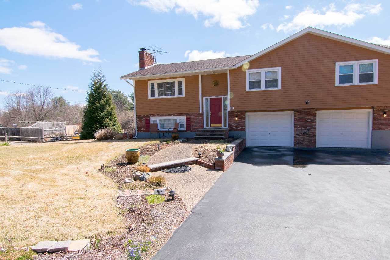 Property Photo:  13 McAllister Drive  NH 03053 