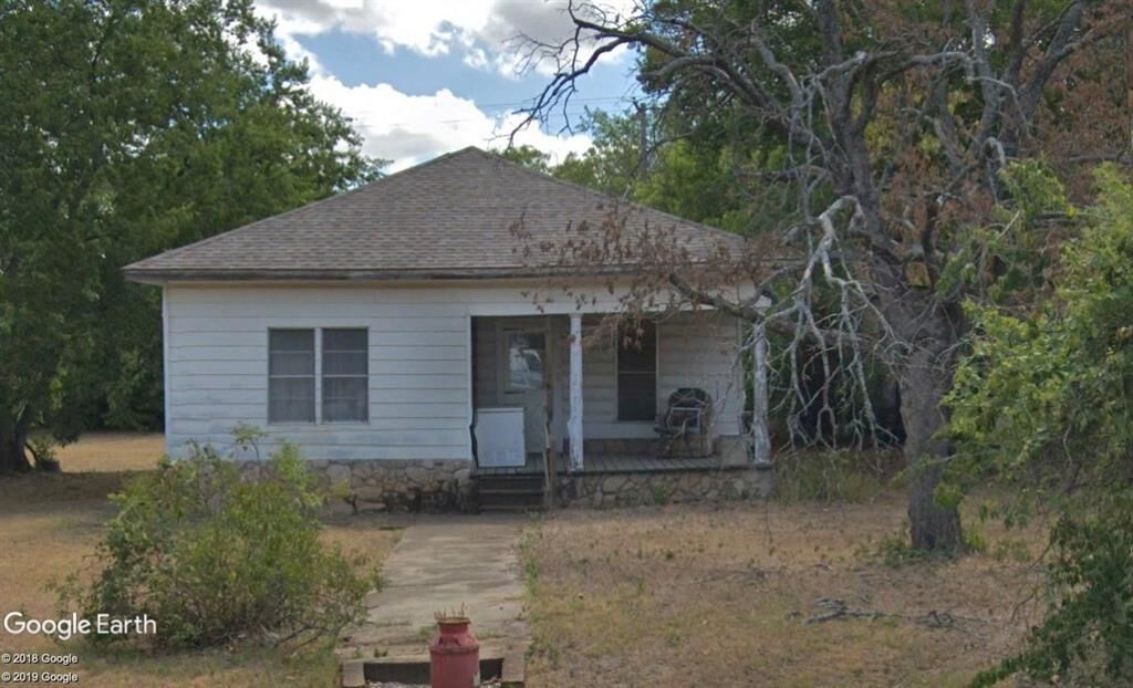 Property Photo:  318 N 4th Street  TX 76065 