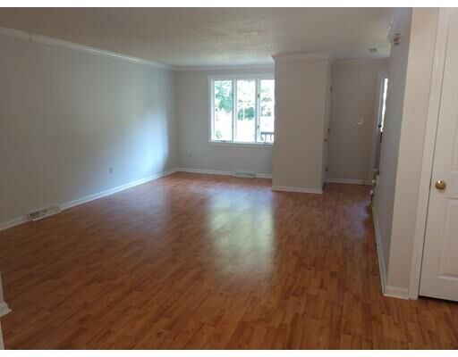 Property Photo:  4 Eagle Dr 4  MA 01516 