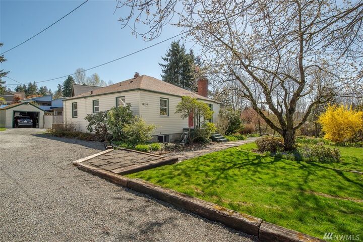 Property Photo: 19714 100th Avenue NE WA 98011