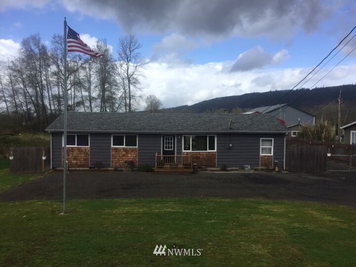 Property Photo:  307 E Sunny Sands Road  WA 98612 