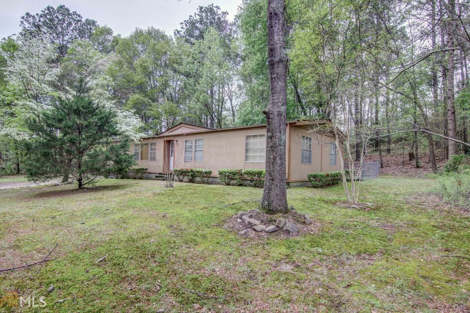 Property Photo: 1640 River Cir GA 30012