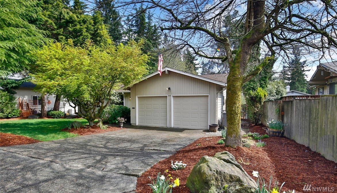 Property Photo:  9239 NE 135th Street  WA 98034 