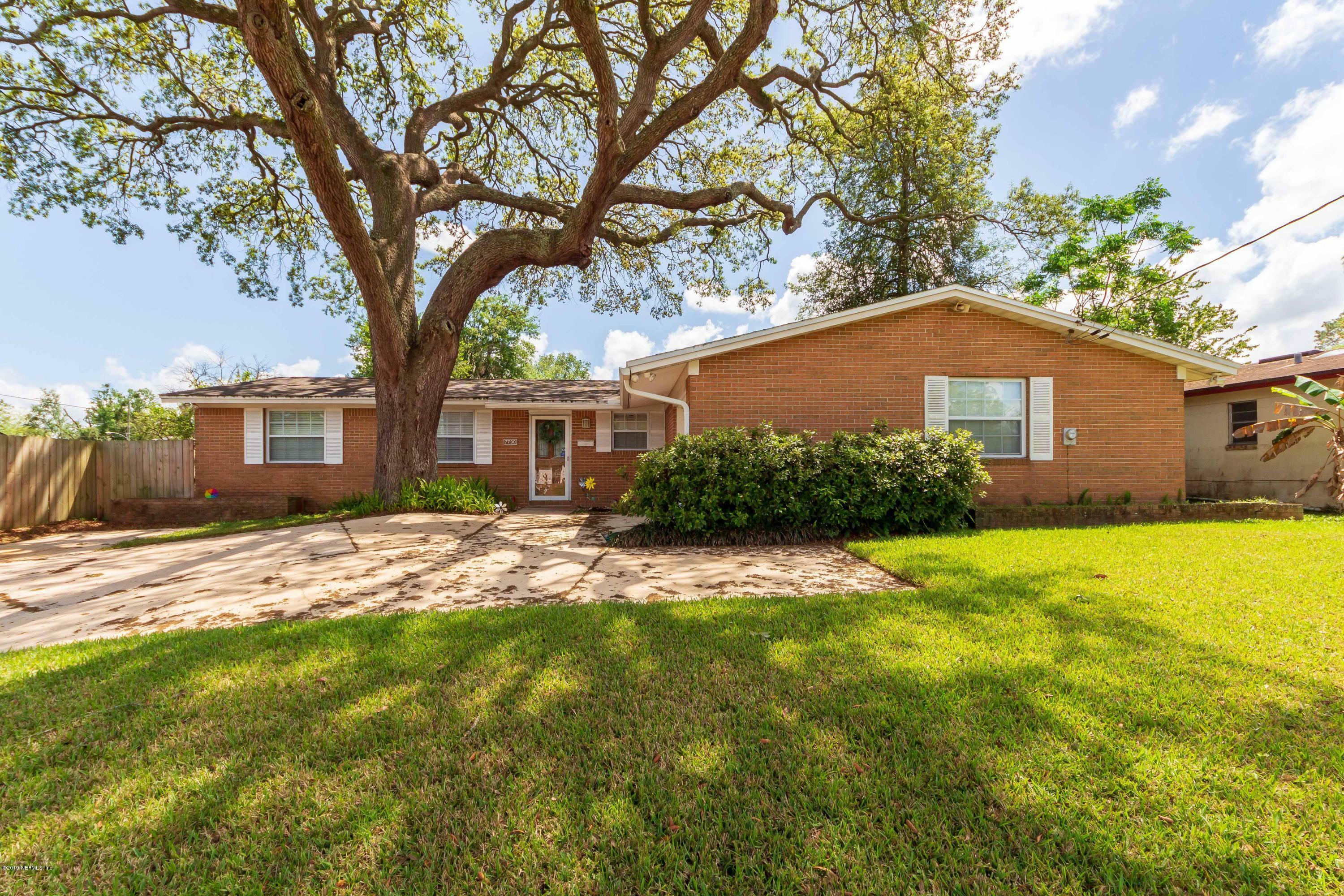 Property Photo:  7730 Pinnacle Drive  FL 32221 