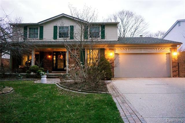 Property Photo: 1942 Hopedale Drive MI 48085