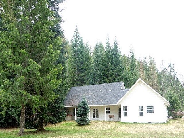 Property Photo: 641 Palmer Ln WA 99109