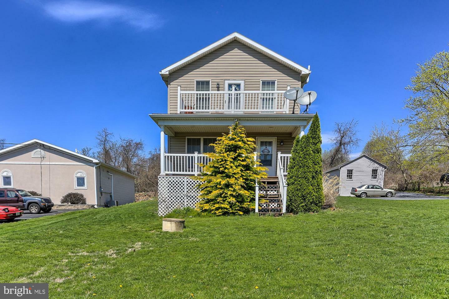 Property Photo:  90 High Street  PA 17319 