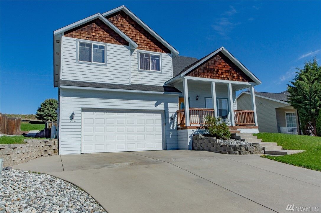 Property Photo:  313 S Mary Ave  WA 98802 