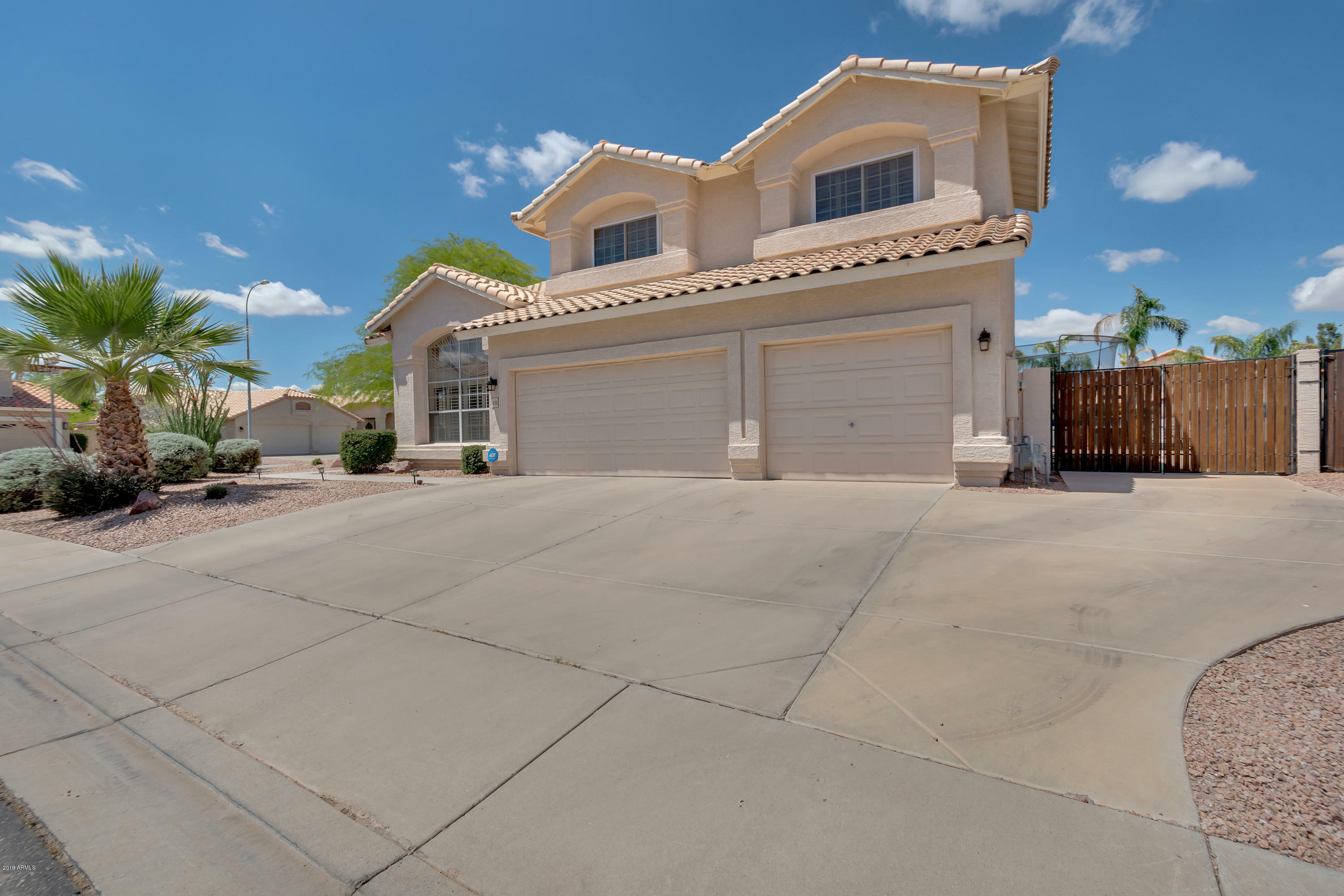 Property Photo:  1430 W Raven Drive  AZ 85286 