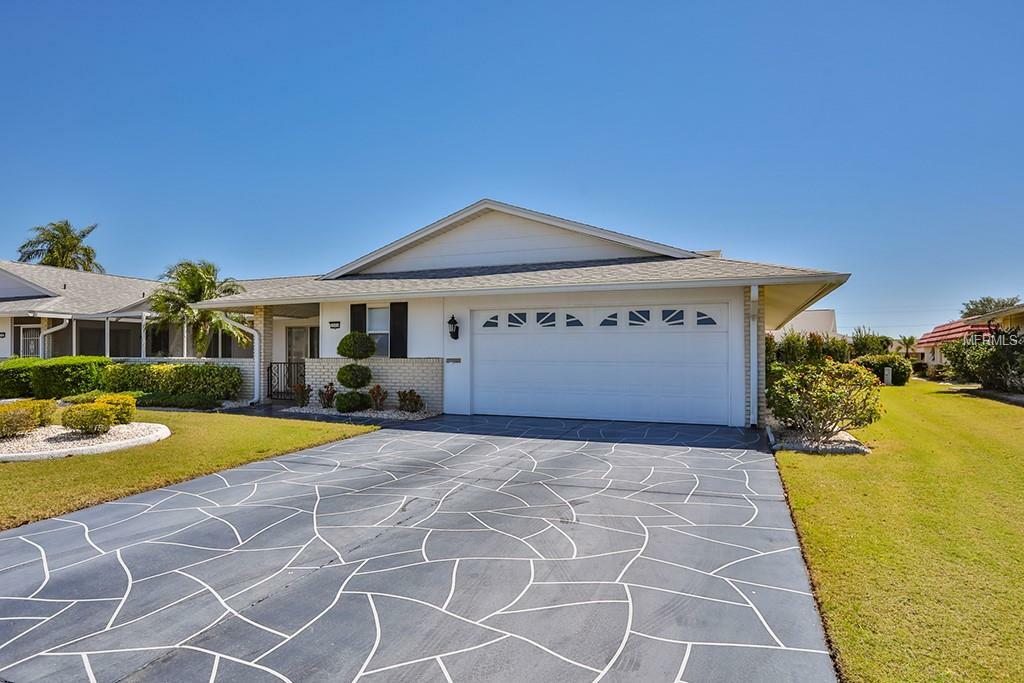 Property Photo:  1505 Hartwick Drive  FL 33573 