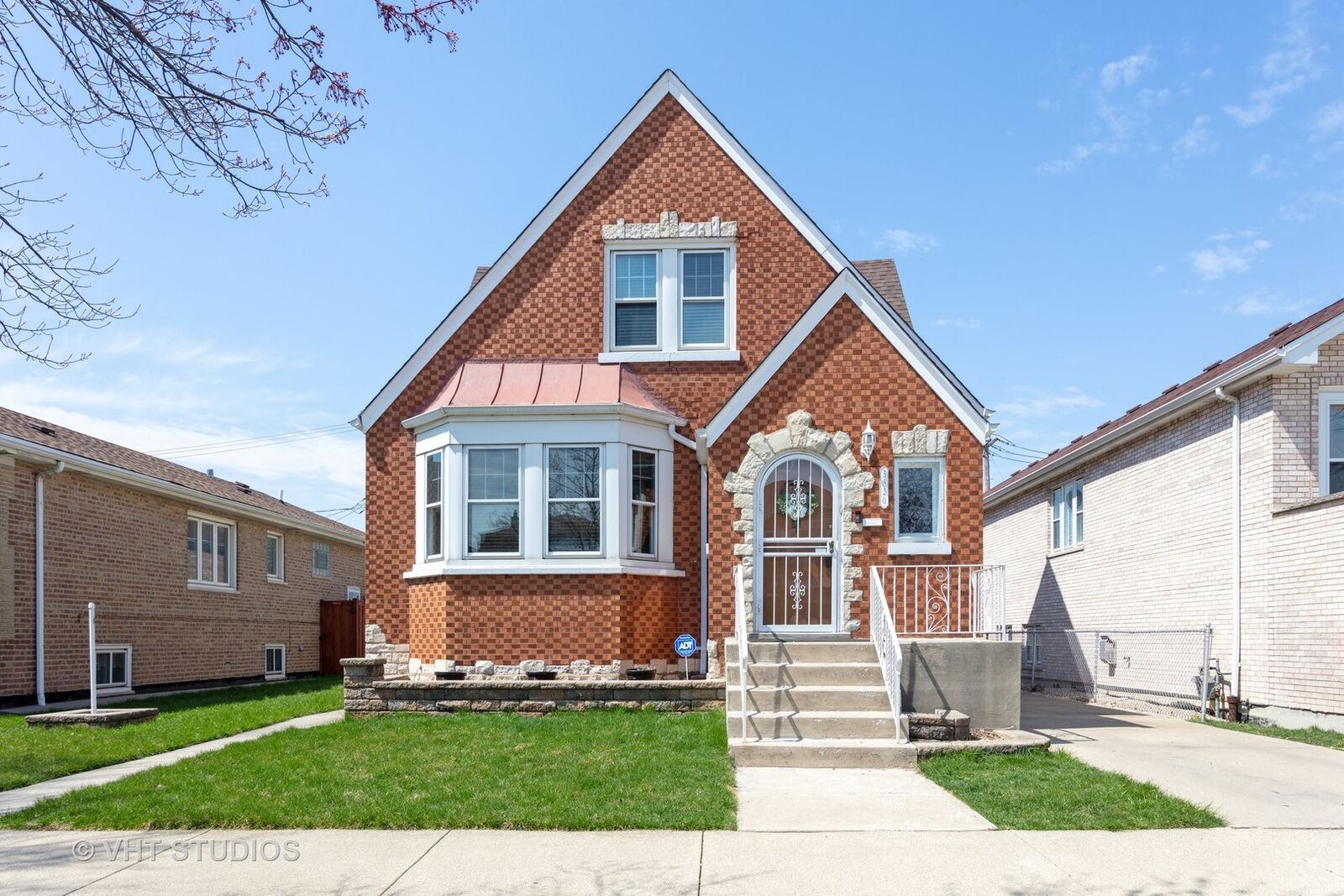 Property Photo: 5520 South Mason Avenue IL 60638