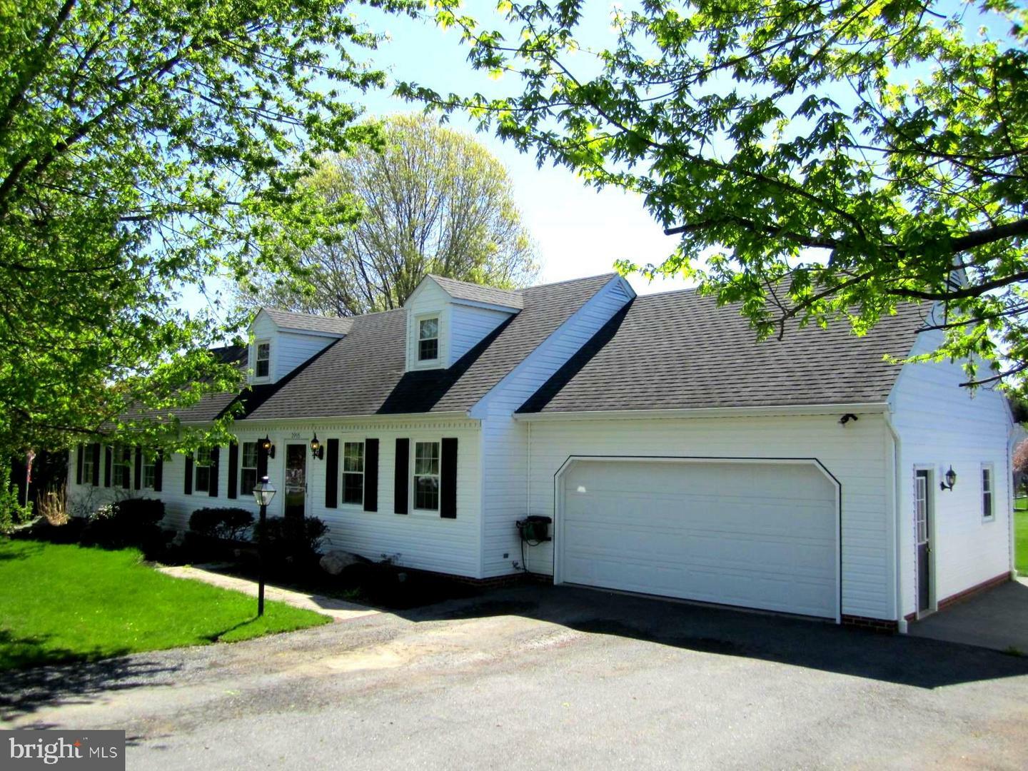 Property Photo:  2905 Newport Road  PA 17545 