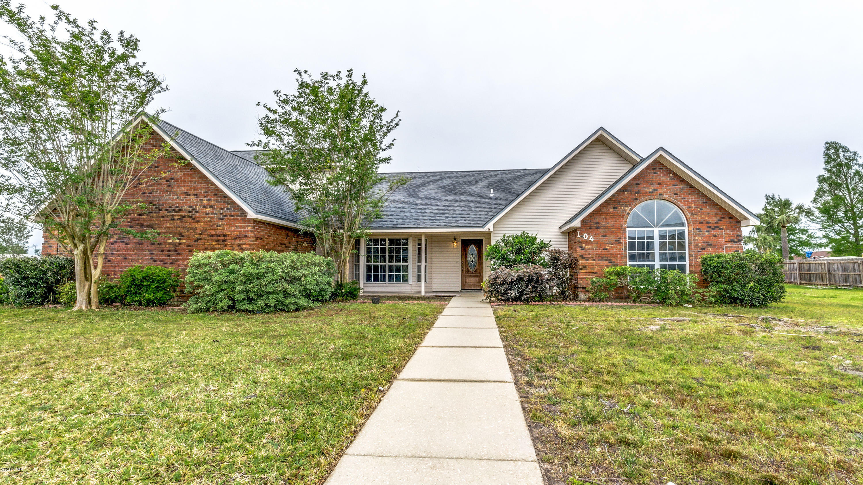 Property Photo: 104 Candlewick Circle FL 32405