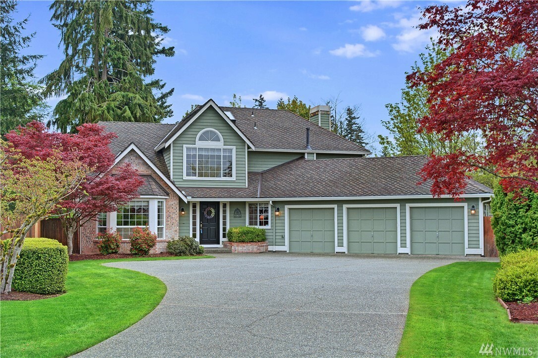 Property Photo: 12121 40th Dr SE WA 98208