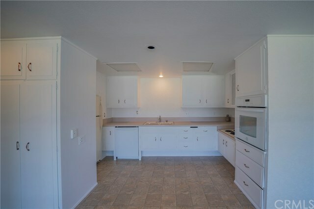 Property Photo:  1642 Merioin Way 40C  CA 90740 