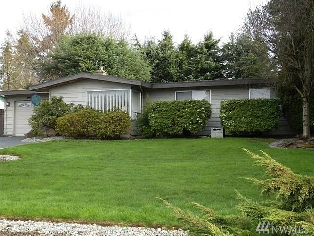 Property Photo:  19834 105th Ave E  WA 98055 