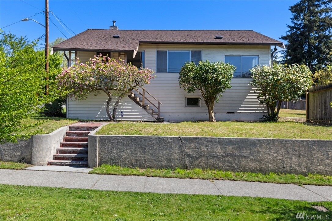 Property Photo:  5102 13th Ave S  WA 98108 