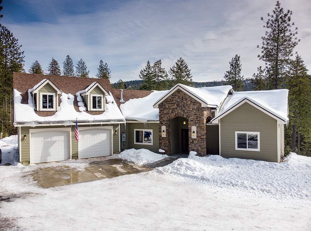 Property Photo:  26212 N Day Mt. Spokane Rd  WA 99003 