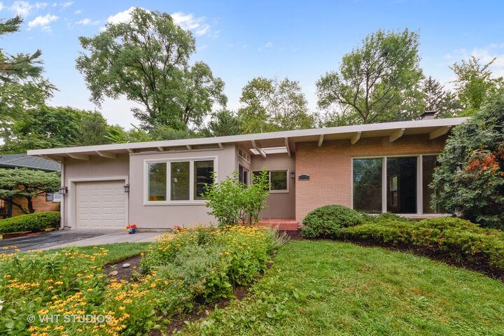 743 Dundee Avenue  Barrington IL 60010 photo