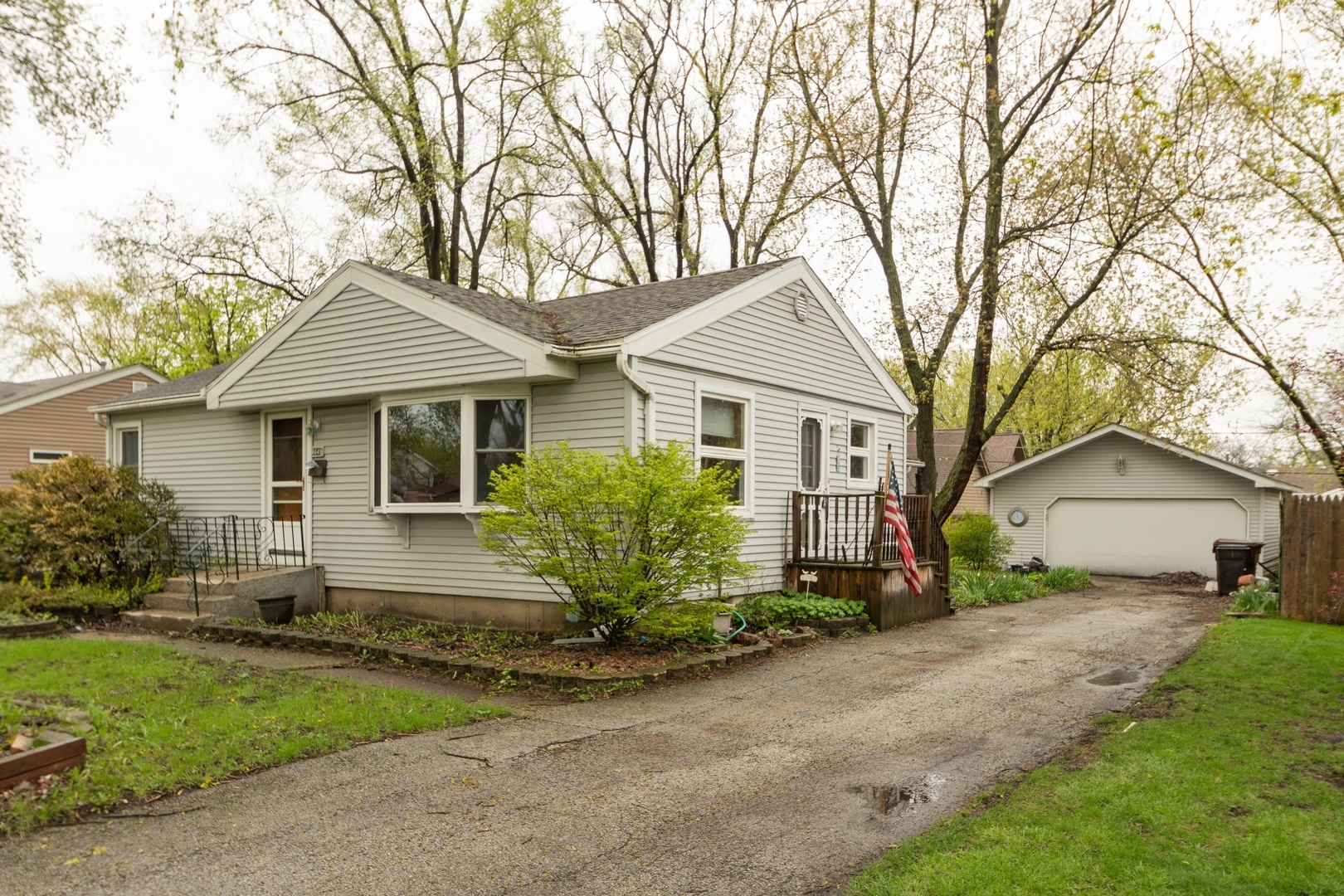 Property Photo:  6649 Maple Lane Drive  IL 60477 