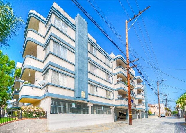 Property Photo:  535 W 4th Street 110  CA 90802 