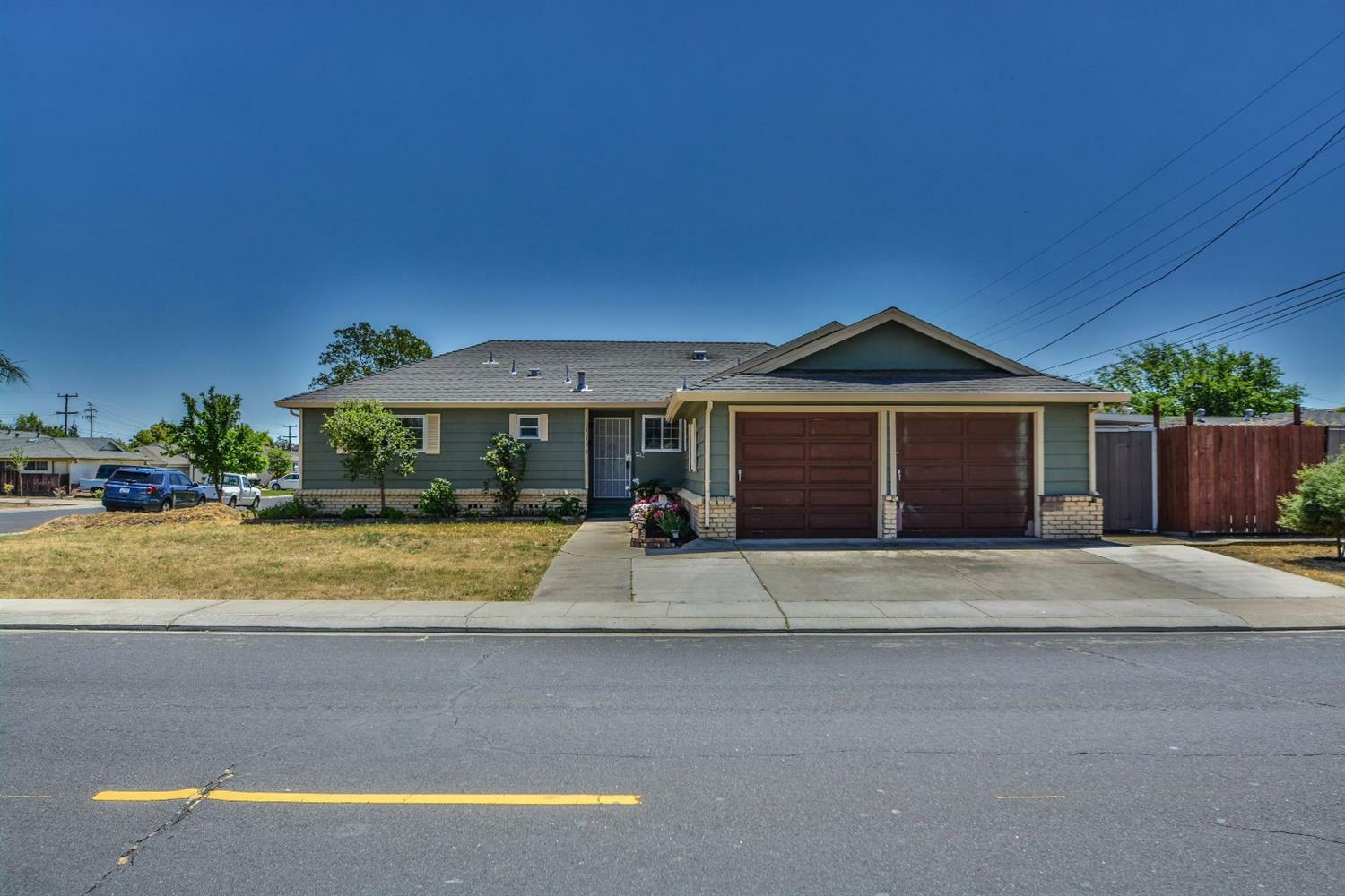 Property Photo:  1170 East North Street  CA 95336 