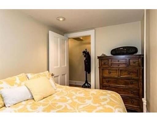 Property Photo: 239 Commonwealth Ave 10 MA 02116