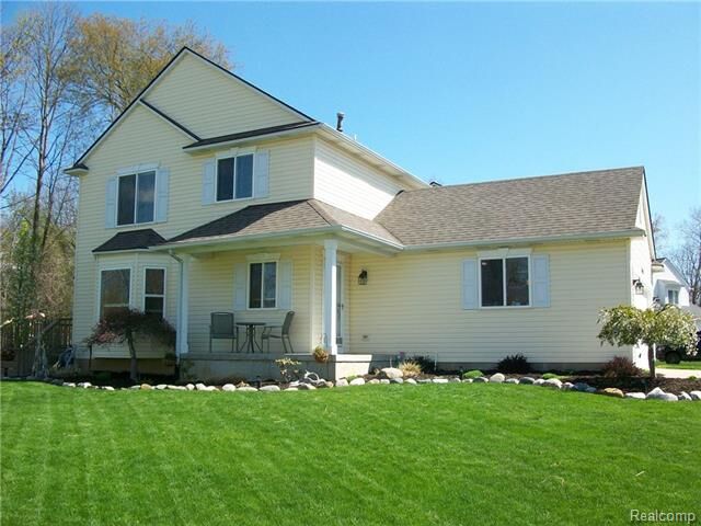 7422 View Court  Waterford Twp MI 48327 photo