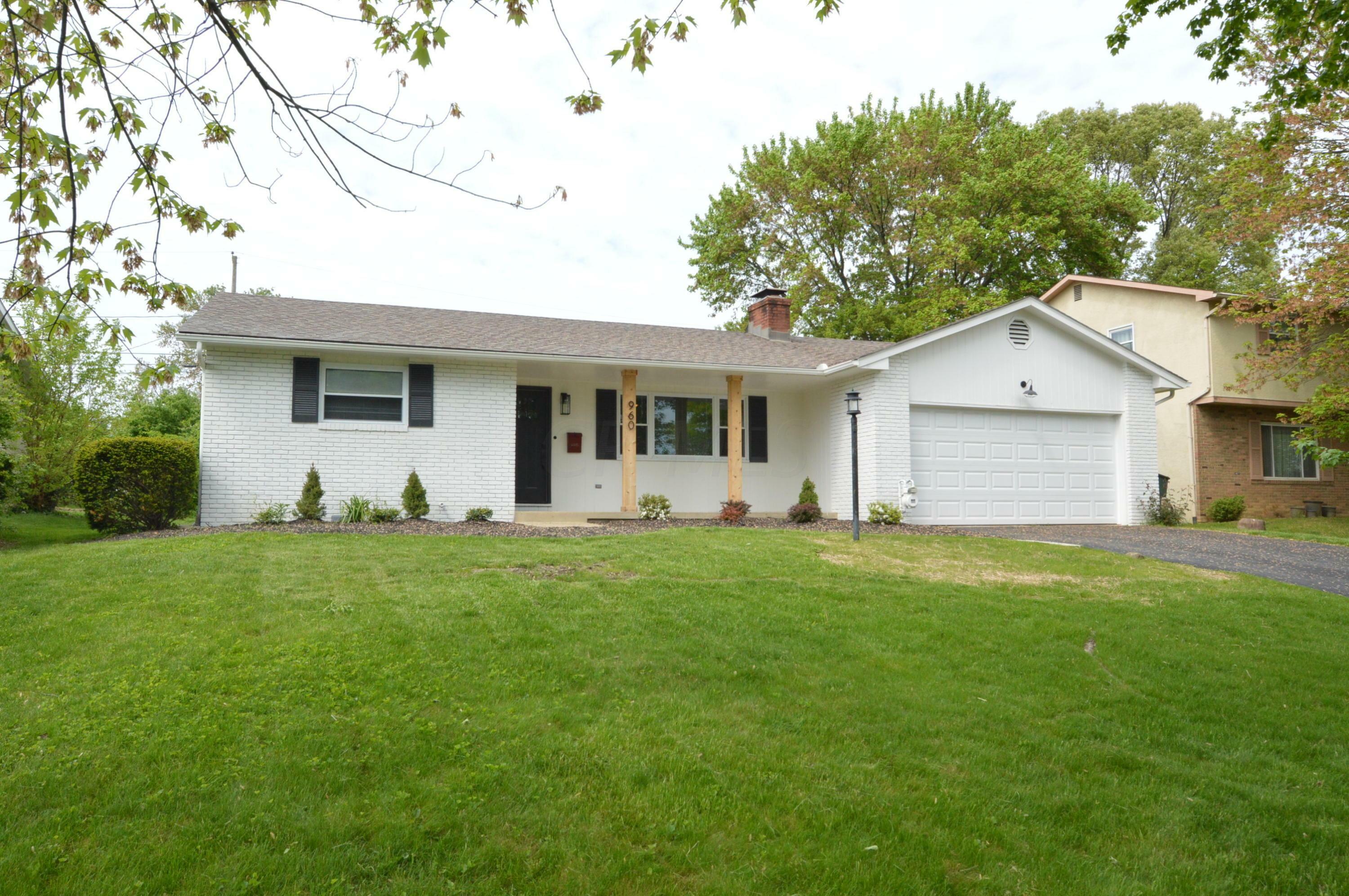 Property Photo:  960 Kenwood Lane  OH 43220 