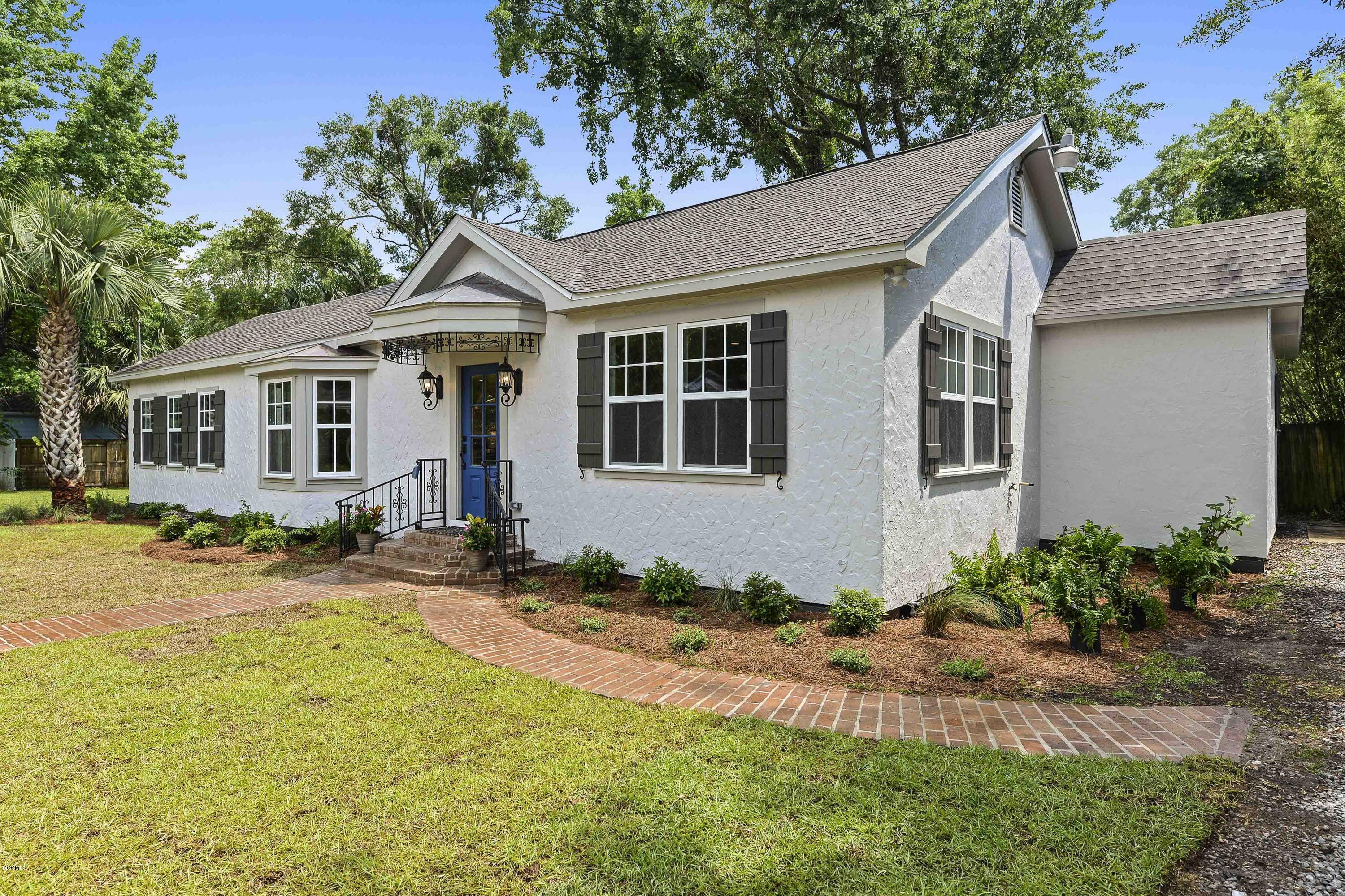 Property Photo:  306 Demontluzin Avenue  MS 39520 