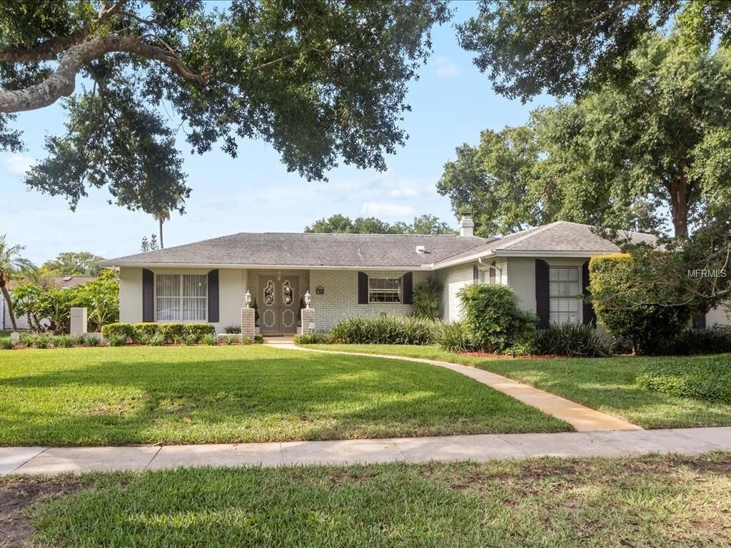 Property Photo:  2918 De Brocy Way  FL 32792 