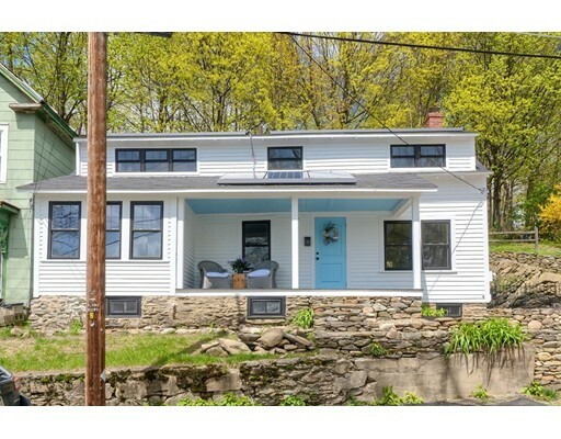 Property Photo: 4 Highland Ct MA 01420