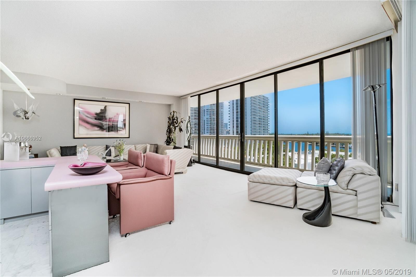 Property Photo:  20281 E Country Club Dr 514  FL 33180