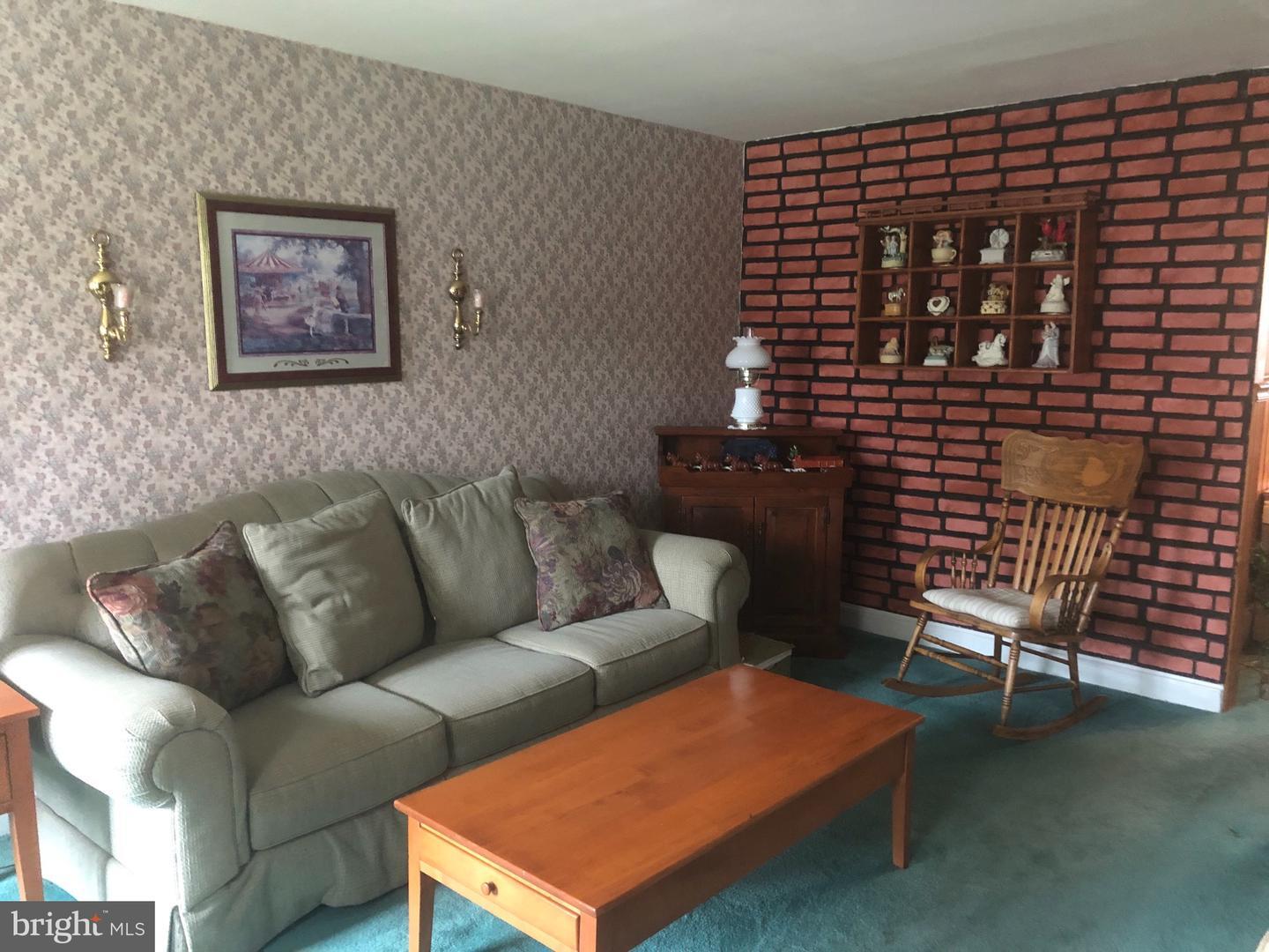 Property Photo: 5207 Westbrook Drive PA 19018
