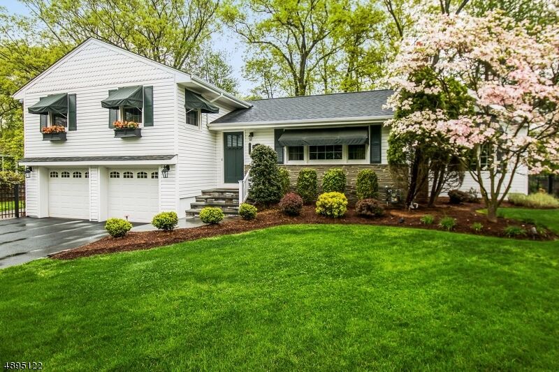 Property Photo:  1173 Tanglewood Ln  NJ 07076 