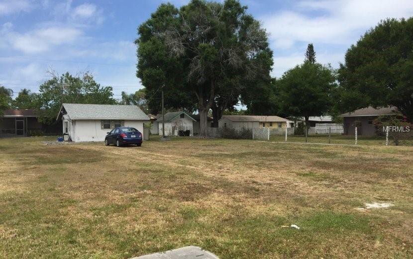 Property Photo:  5752 New York Avenue  FL 34231 