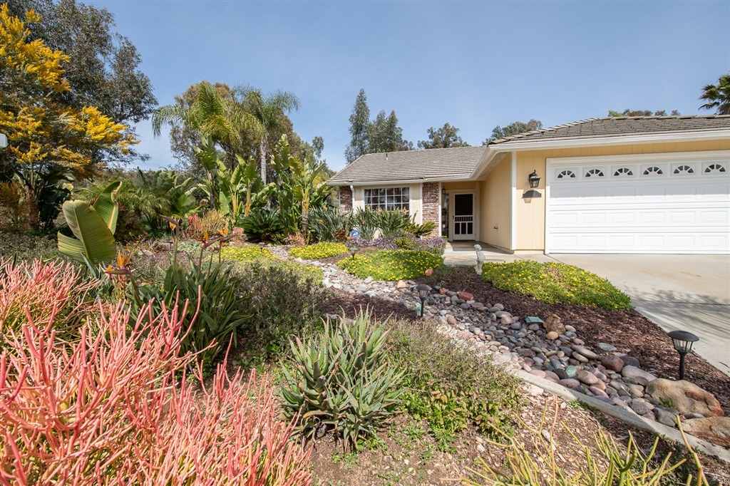 Property Photo:  670 Dane Dr  CA 92069 