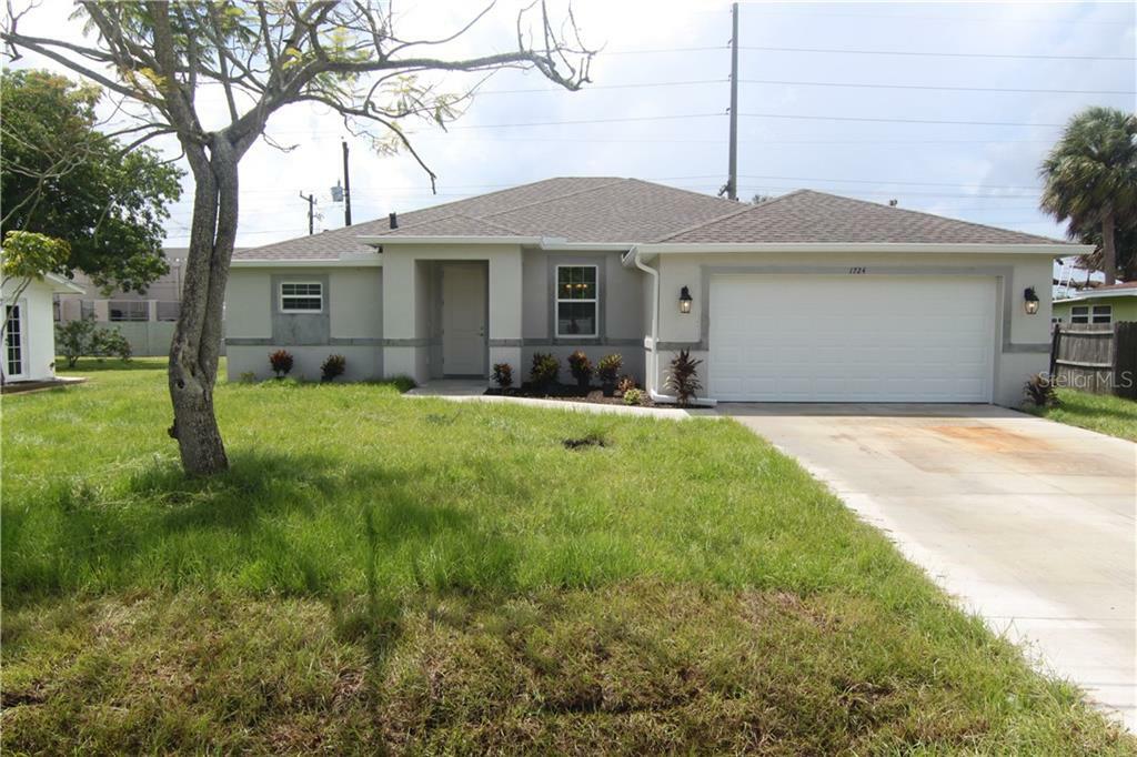 Property Photo:  1724 Banyan Drive  FL 34293 