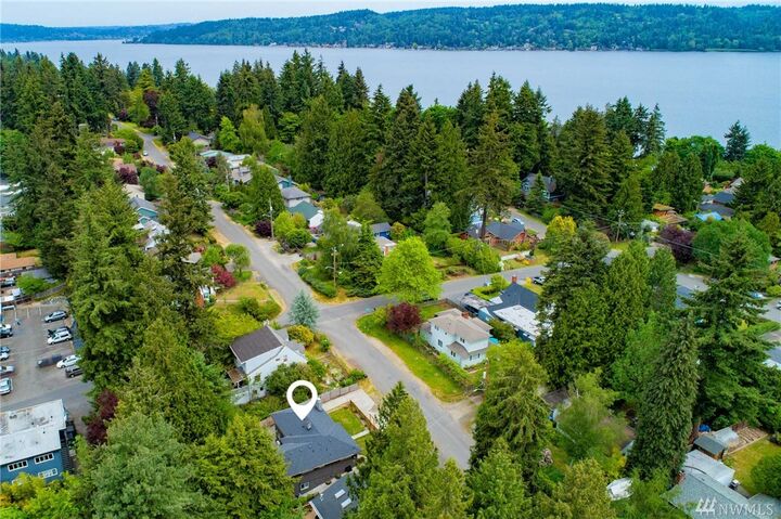 Property Photo:  9551 48th Avenue NE  WA 98115 