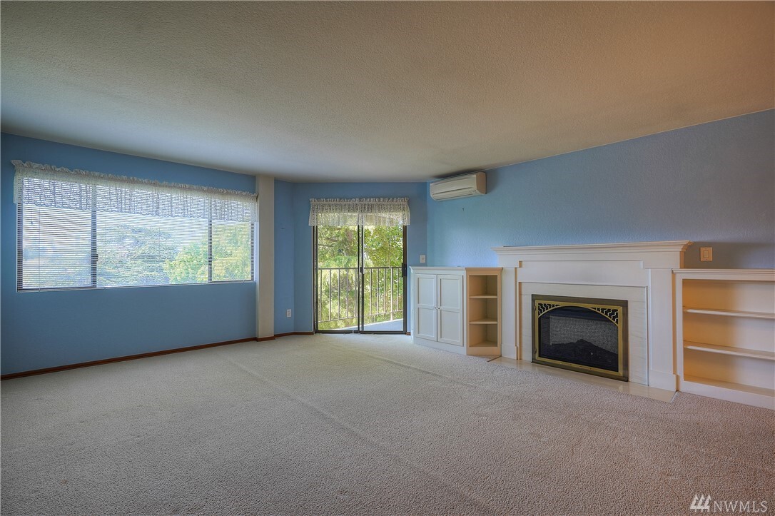 Property Photo: 909 N I Street 404 WA 98403